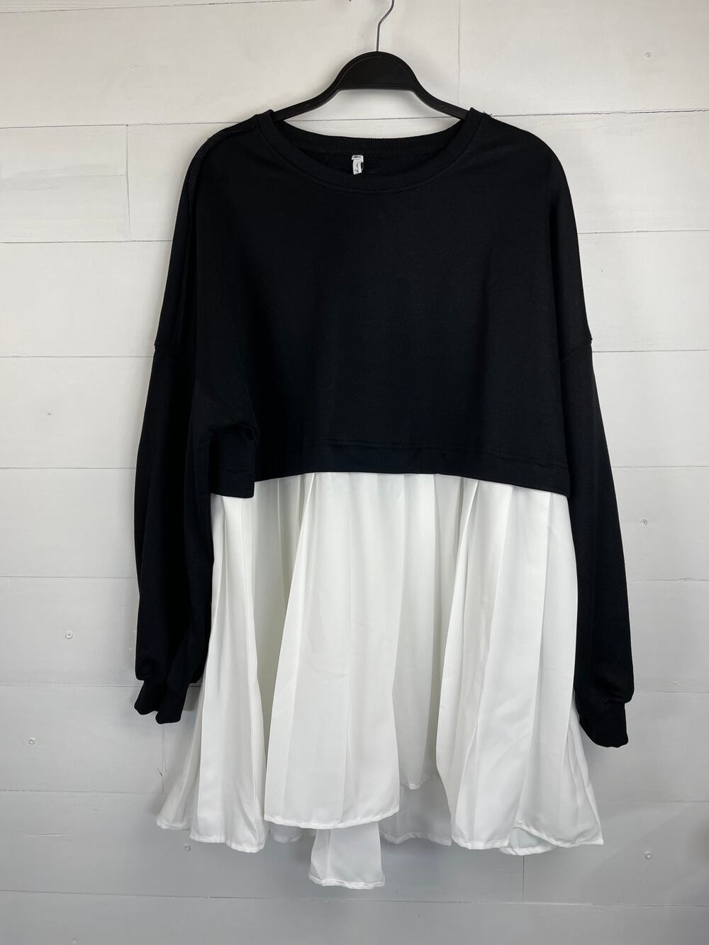 Dokuritu 2-in-1 Mixed Media Sweatshirt Dress White Pleated Skirt Black Medium M